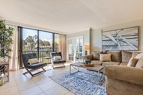 Luxe Fort Pierce Beach Condo w/ Golf Views!