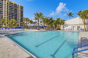 Luxe Fort Pierce Beach Condo w/ Golf Views!