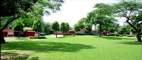 Hermitage Huts Tourist Resort