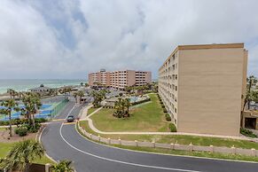 Inlet Reef 413 2 Bedroom Condo by RedAwning