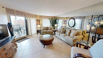 Inlet Reef 413 2 Bedroom Condo by RedAwning