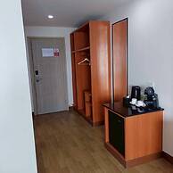 Cozy Don Mueang Hotel