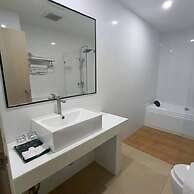 Cozy Don Mueang Hotel