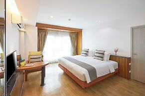 Cozy Don Mueang Hotel