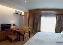 Cozy Don Mueang Hotel