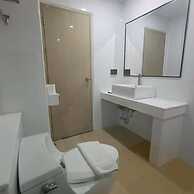 Cozy Don Mueang Hotel