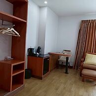 Cozy Don Mueang Hotel