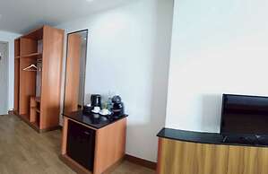 Cozy Don Mueang Hotel