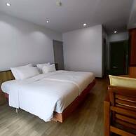 Cozy Don Mueang Hotel