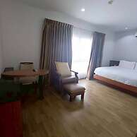 Cozy Don Mueang Hotel