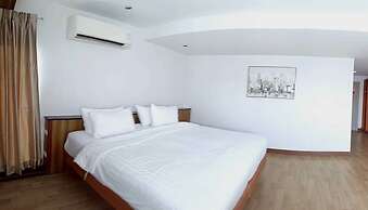 Cozy Don Mueang Hotel