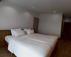 Cozy Don Mueang Hotel