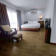 Cozy Don Mueang Hotel