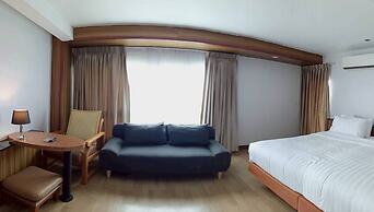 Cozy Don Mueang Hotel