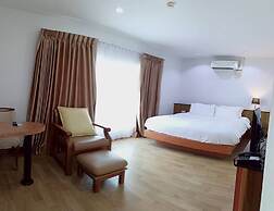Cozy Don Mueang Hotel