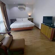 Cozy Don Mueang Hotel