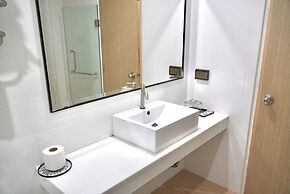 Cozy Don Mueang Hotel