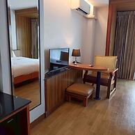 Cozy Don Mueang Hotel