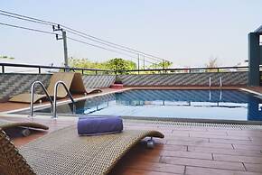 Cozy Don Mueang Hotel