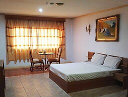 OYO 75466 13 Coins Bang Yai Hotel