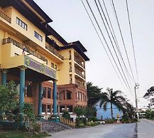 OYO 75466 13 Coins Bang Yai Hotel