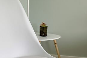 Bukowska Biurko & Smarttv by Renters