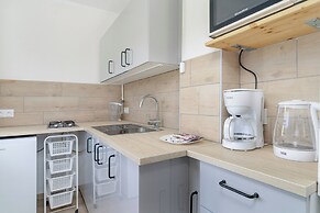 Bukowska Biurko & Smarttv by Renters