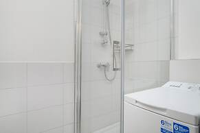 Bukowska Biurko & Smarttv by Renters