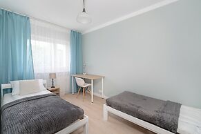 Bukowska Biurko & Smarttv by Renters