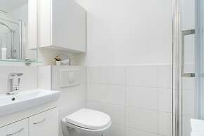 Bukowska Biurko & Smarttv by Renters