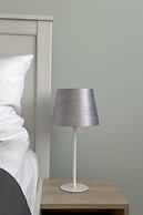 Bukowska Biurko & Smarttv by Renters