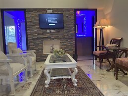 Luxsugero Penthouse Kaichidham