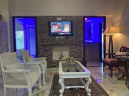 Luxsugero Penthouse Kaichidham