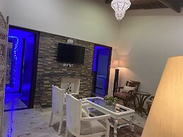 Luxsugero Penthouse Kaichidham