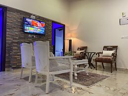 Luxsugero Penthouse Kaichidham