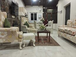 Luxsugero Penthouse Kaichidham