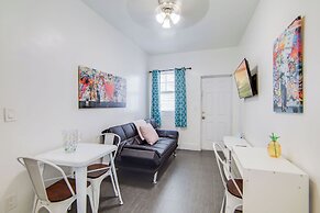 Cozy South Beach 1BR Apt Near Beach and Ocean Drive