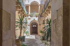 Historic Building Modern Touches - Ortigia