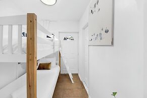 Luxury 3 BR Near NYC with Easy Parking