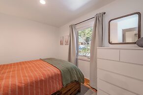 Cozy Cabin Private Hot-Tub Walk to Lake by Sierra Getaways