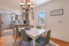 Cozy Cabin Private Hot-Tub Walk to Lake by Sierra Getaways