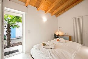 Saras Garden Home