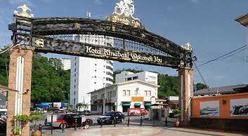 OYO 90980 Rainbow Island Sepanggar