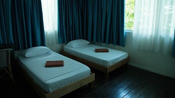 OYO 90980 Rainbow Island Sepanggar