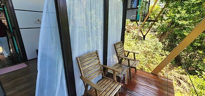 OYO 90980 Rainbow Island Sepanggar