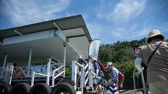 OYO 90980 Rainbow Island Sepanggar