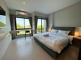 The Way Hotel Banpong