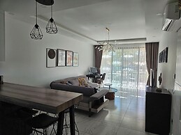 Serene Three-bedroom Retreat in Unforgettable Setting