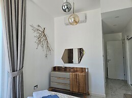 Serene Three-bedroom Retreat in Unforgettable Setting