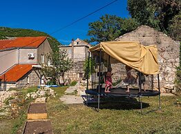Ranch House Zora